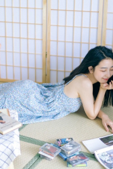 年轻的女教师2在线观看
